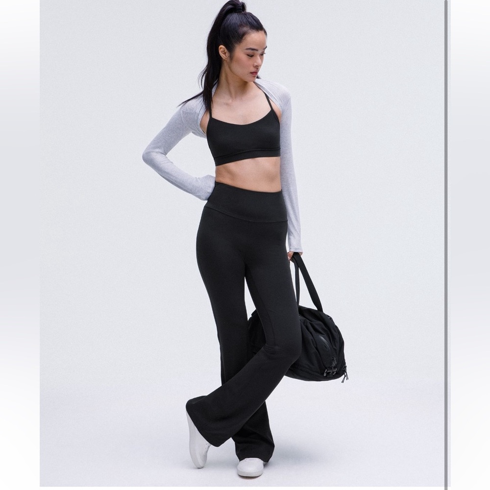 Grove Nulu Super High rise pant black, size 2, short